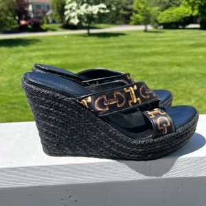 Gucci  black canvas wedges